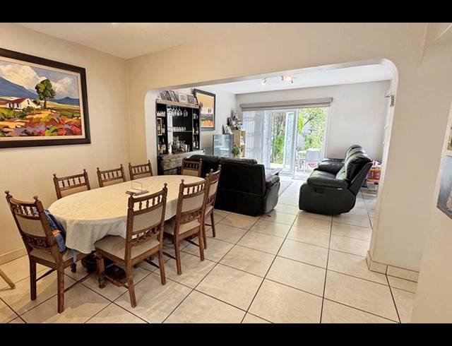 3 BEDROOM TOWNHOUSE FOR SALE IN SANDOWN